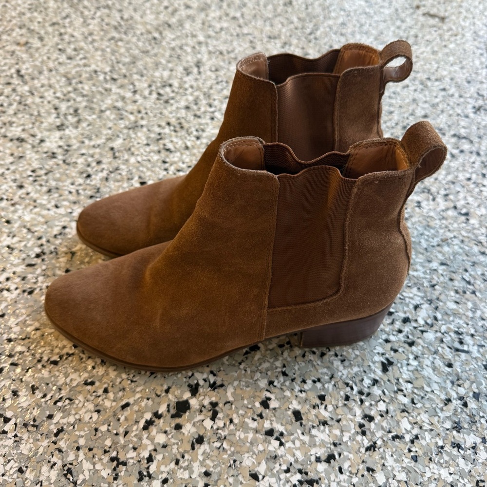 Steve Madden brown suede booties size 8